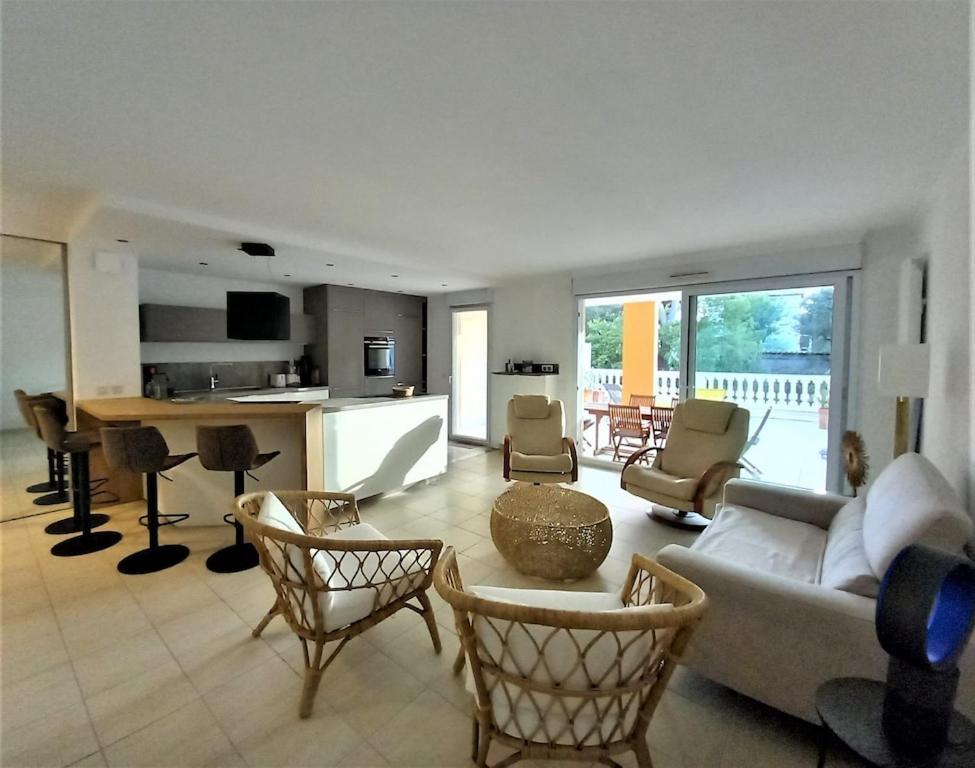 Appartement T3 Spacieux Dans De Standing Fréjus
